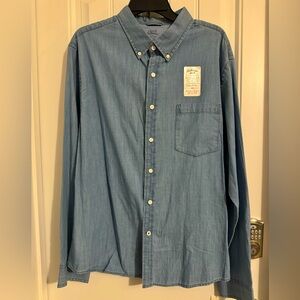 Great Izod Saltwater men's size XL blue denim look slim fit button up shirt NWT